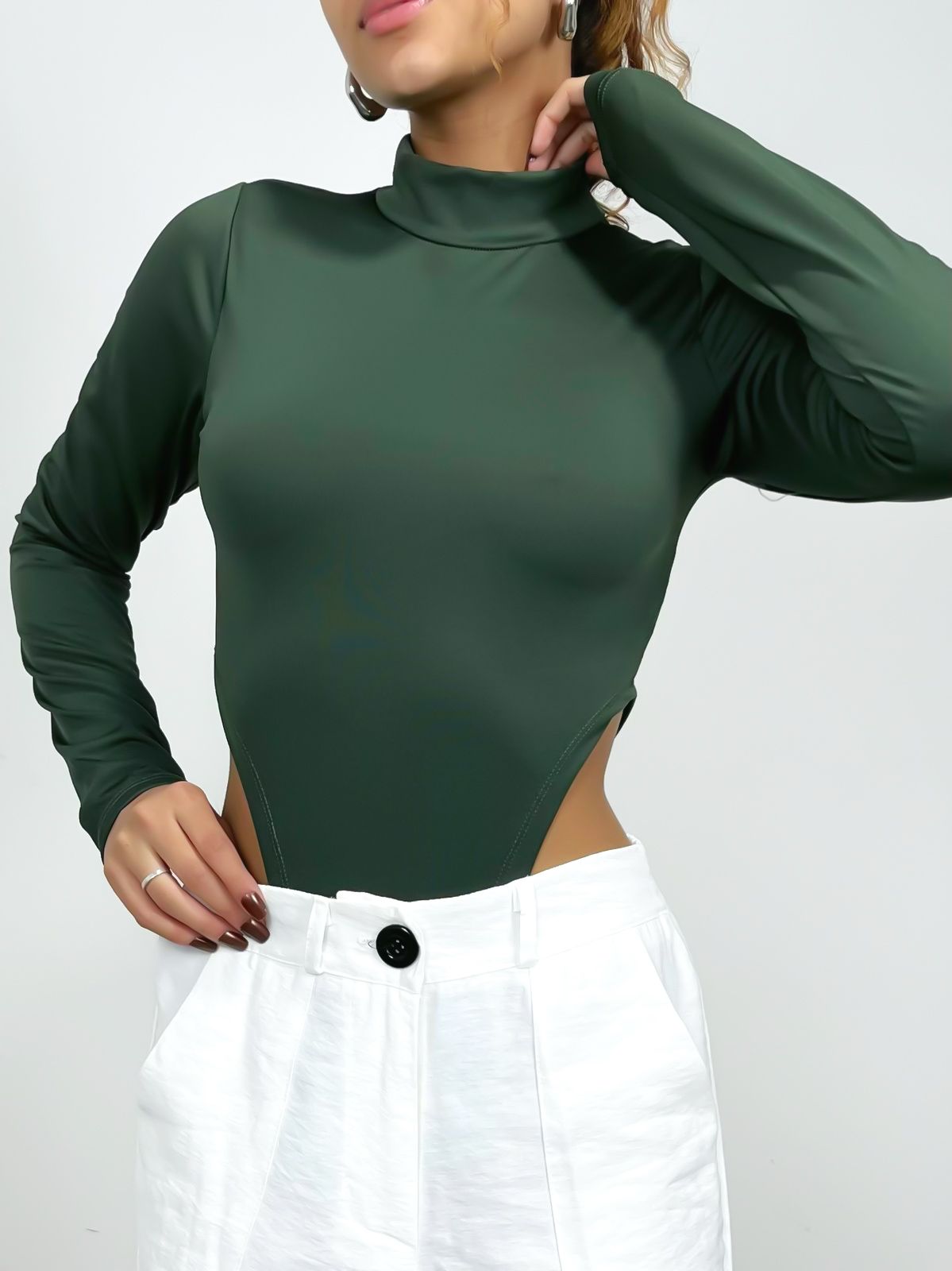 Body Feminino em Suplex Cavado Manga Longa
