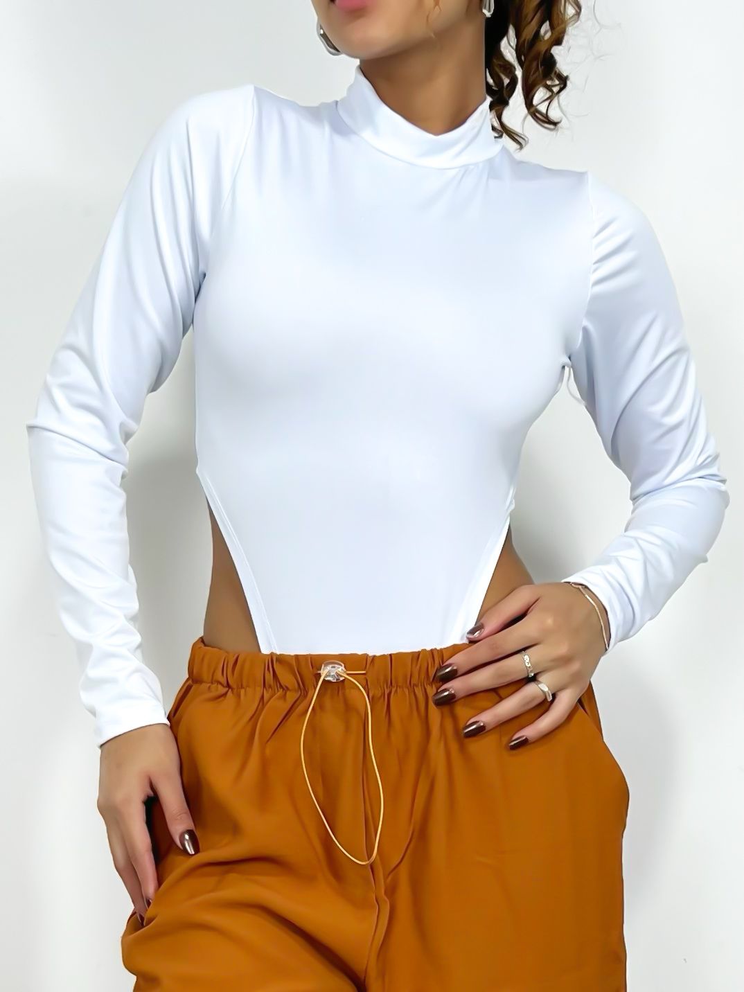 Body Feminino em Suplex Cavado Manga Longa
